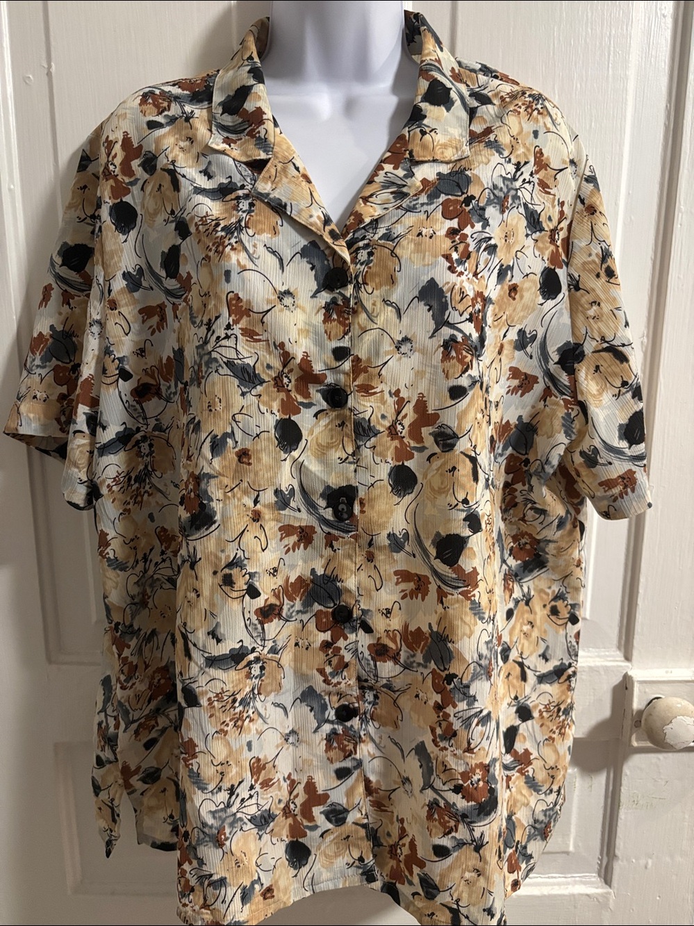 Nikki Floral Button Down Top in Cream and Brown Size 20W